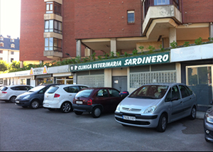 fachada clínica veterinaria Sardinero
